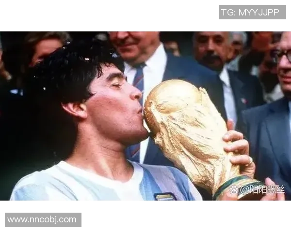 足球界十大传奇球星退役年龄一览 各时代巨星退役时刻揭晓